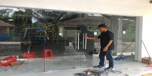 Pintu Tempered Parung